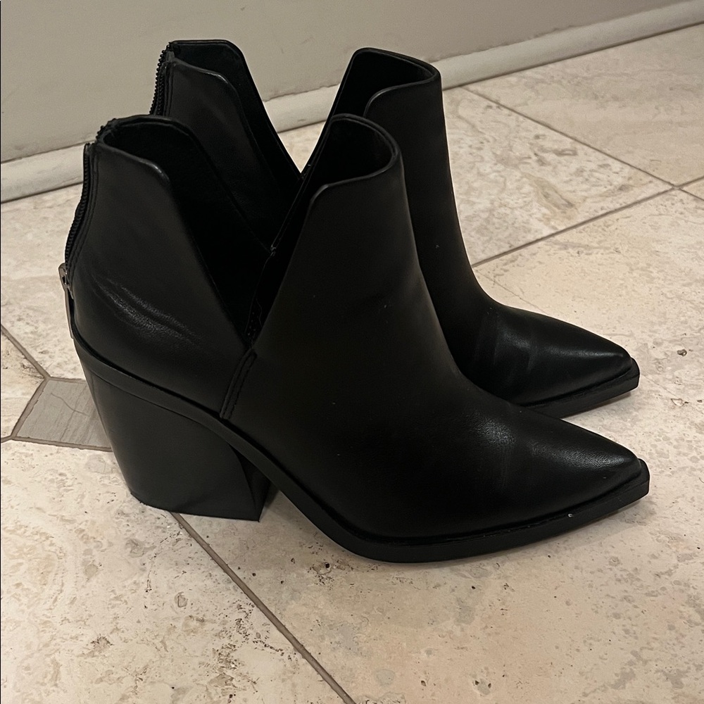 Vince Camuto Black Ankle Boots size 6.5